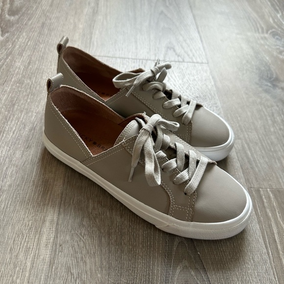 Lucky Brand Dansbey Cutout Laced Sneaker Size 7.5 - Picture 1 of 8